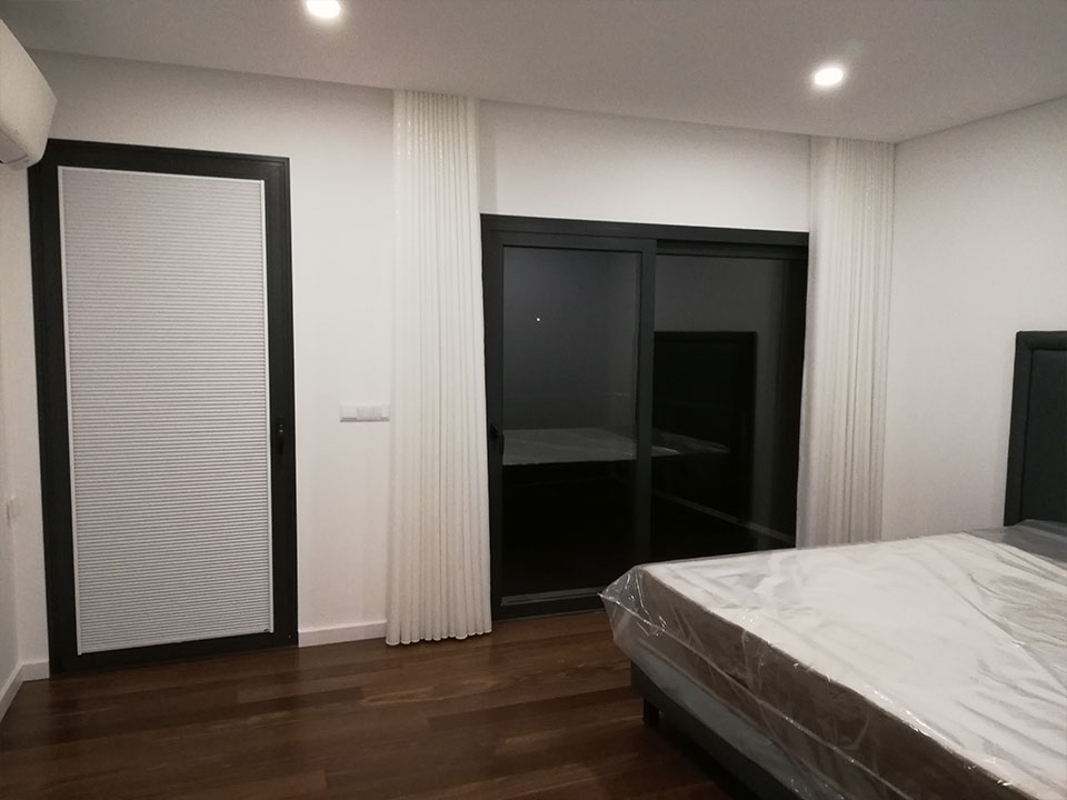 Aplicação de cortinas em moradia